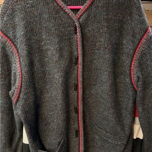 Vintage Women’s Bleyle dark charcoal gray wool sweater w beautiful black buttons